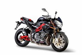 Editie speciala TNT 1130 R din fibra de carbon de la Benelli
